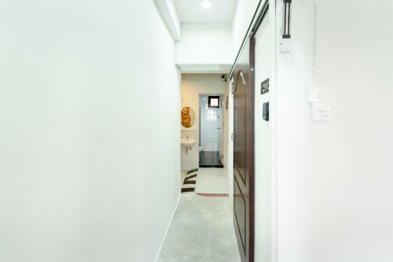 Sloth Hostel Khaosan Бангкок Экстерьер фото